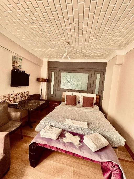 Kanarya Otell * Istanbul